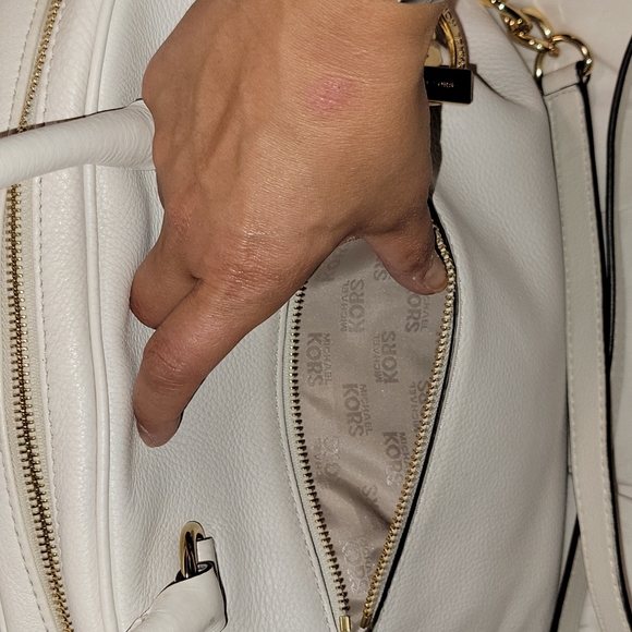 Michael Kors Hand Bag - Picture 3 of 9